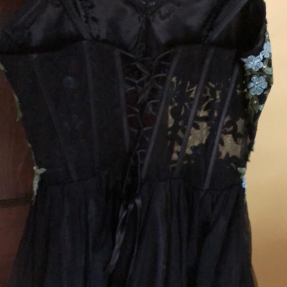 Homecoming/prom dresses - Picture 3 of 7